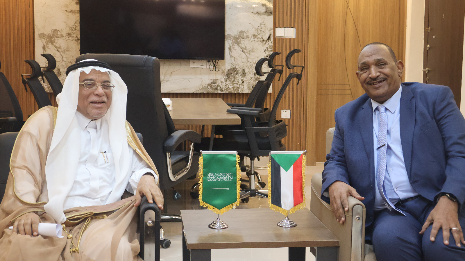 وزير النفط يتحدث عن إستثمارات سعودية 11 175fc497 dc28 4c80 b278 11090f8b10fc