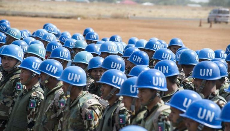 80 214932 un cuts peacekeeping budget by