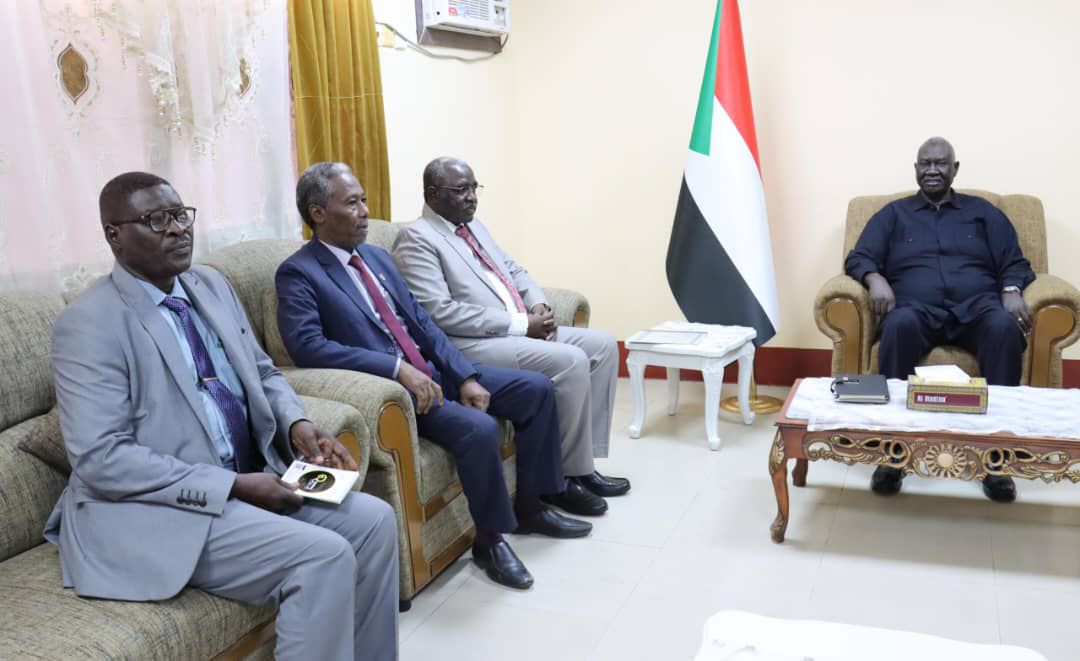 السيادي يستلم مبادرة شاملة لحكم السودان 11 IMG 20240904 WA0117