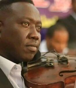 وزير الثقافة والإعلام ينعى عازف الكمان حذيفة فرج الله