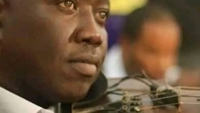 وزير الثقافة والإعلام ينعى عازف الكمان حذيفة فرج الله