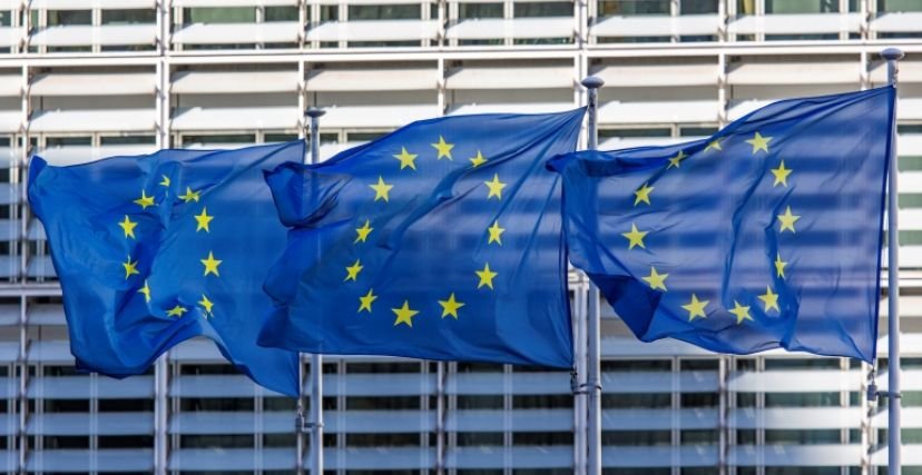 ١٣ ١٨ ٠١ علم الاتحاد الأوروبي