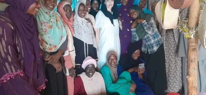 أنجلينا جولي تتفقد اللاجئين السودانيين في تشاد 11 ٢٠ ٠٩ ٠٤ IMG 20240925 WA0035