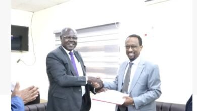 الإعيسر رسميا على كرسي وزارة الثقافة والإعلام 15 5bf0fc47 e47a 4fc1 915f 48f20b618c9e