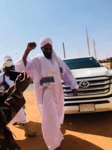 بالصور..عبد الرحمن المهدي يزور ضريح جده 12 بالصور..عبد الرحمن المهدي يزور ضريح جده