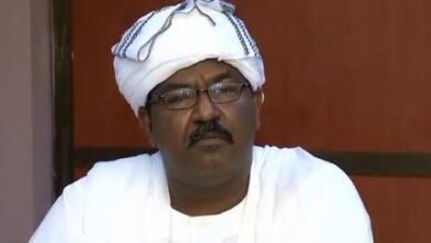 الطاهر ساتي يكتب: الفئة القليلة! 15 الطاهر ساتي: الذرة وحدها.. !!