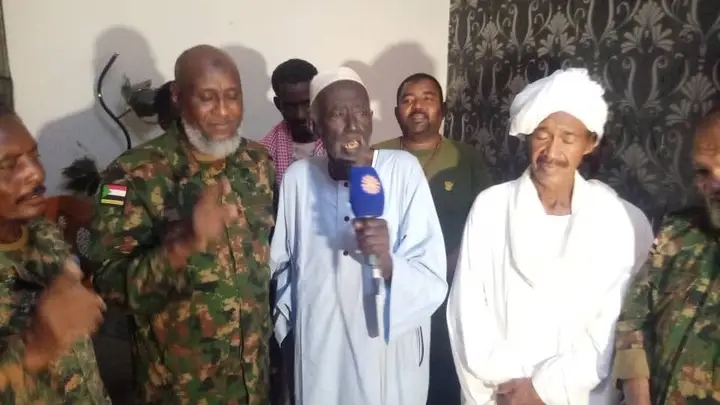 وفد العمل الخاص يزور الفنان عبد القادر سالم 11 1000416404