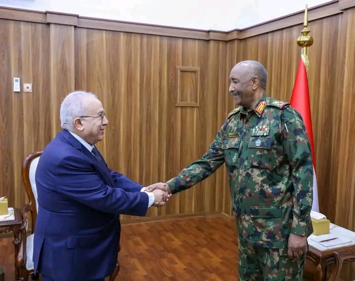 تفاصيل لقاء البرهان بمبعوث الامين العام للأمم المتحدة 11 1734965970109