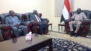 تفاصيل لقاء مهم بين عقار ومدير البنك الزراعي