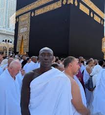 أشهر تيك توكر في العالم يؤدي العمرة.. تعرف عليه 13 أشهر تيك توكر في العالم يؤدي العمرة.. تعرف عليه
