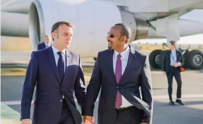 ٠٩ ٢٢ ٣٣ ماكرون وأبي احمد