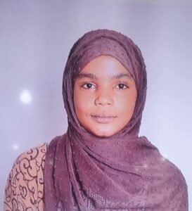 والي نهر النيل يكرم طالبة حضرت من تشاد لامتحانات الشهادة السودانية