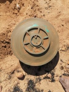 سلاح المهندسين ينزع ألف لغم في طريق مصفاة الجيلي 13 سلاح المهندسين ينزع ألف لغم في طريق مصفاة الجيلي