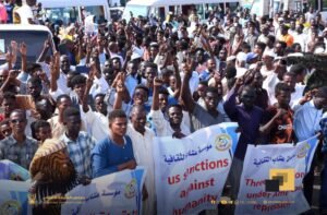 عقار: العقوبات الأميركية زادت اللحمة الوطنية والتماسك الشعبي 12 عقار: العقوبات الأميركية زادت اللحمة الوطنية والتماسك الشعبي