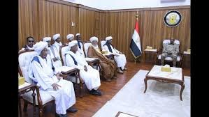 البرهان يلتقي وفد قبائل شرق السودان