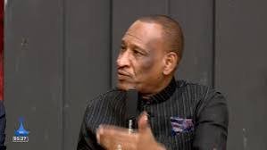 د جلال حامد يكتب: عبور من الشرق إلى الغرب