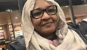 تفاصيل منع زينب المهدي من تجديد جوازها