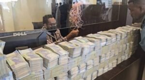 فقد قيمته السوقية.. تدهور الجنيه السوداني.. العلاج بـ (الذهب) 12 فقد قيمته السوقية.. تدهور الجنيه السوداني.. العلاج بـ (الذهب)