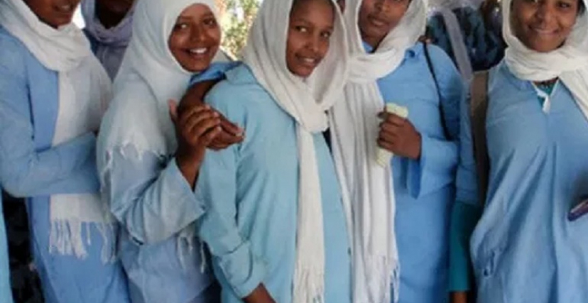 إجلاء (428) طالبا من الخرطوم 11 ١٣ ١٤ ٠٨ الاساس تعليم طلاب طالبات السودان