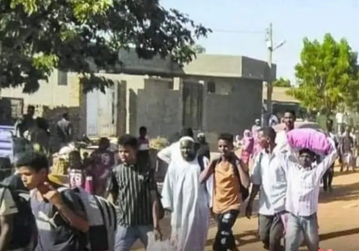 نزوح 6514 أسرة من مدينة القطينة وقرى مجاورة 11 17401280221372