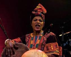 وفاة أبرز فنانة سودانية بالقاهرة