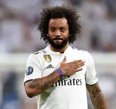 اعتزال لاعب شهير 12 اعتزال لاعب شهير