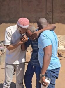 طه سليمان يزور منزل الحوت 12 طه سليمان يزور منزل الحوت