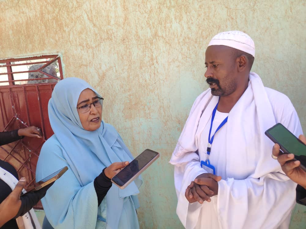 والي نهر النيل يدشن قافلة منظمة الفزعة الخيرية لمتضرري السيول والامطار بابو حمد 11 IMG 20250325 WA0020 1