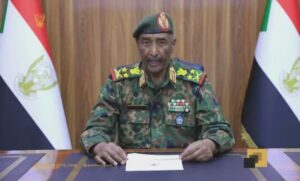 البرهان في خطابه: لا تفاوض ولا مساومة مع من إنتهك حرمات الشعب السوداني 13 البرهان في خطابه: لا تفاوض ولا مساومة مع من إنتهك حرمات الشعب السوداني