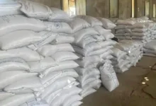 أسعار الدقيق تشتعل بالسودان.. زيادة جديدة تهدد برغيف اصغر وسعر أعلى 14 ١٩ ٣٤ ١٦ دقيق 720x430 1.jpg