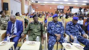 وزير الداخلية: تخصيص معسكرات للاجئين خارج ولاية الخرطوم