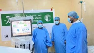السفير السعودي في زيارة لمستشفى مكة لطب العيون بعطبرة