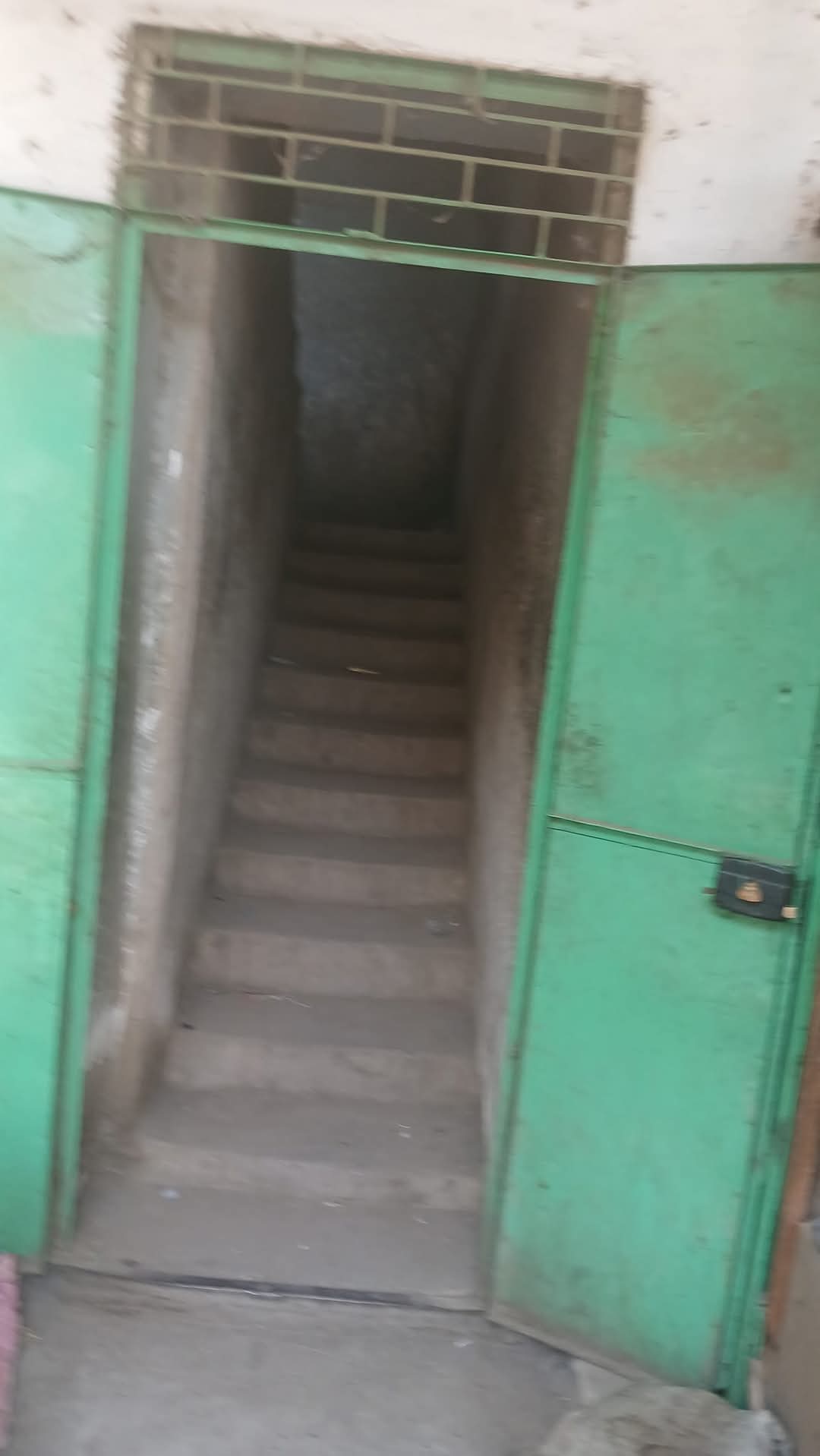 ظاهرة مزعجة في أسواق كسلا ليلا 11 IMG 20250408 WA0006