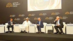 رئيس مجلس السيادة يشارك في فعاليات منتدى دولي مهم بتركيا