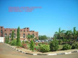 تحديات مراكز علاج الأورام على منضدة وزير الصحة