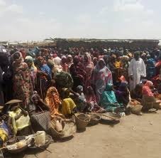 توافد النازحين لمعسكر الطويلة مع نقص الخدمات الأساسية