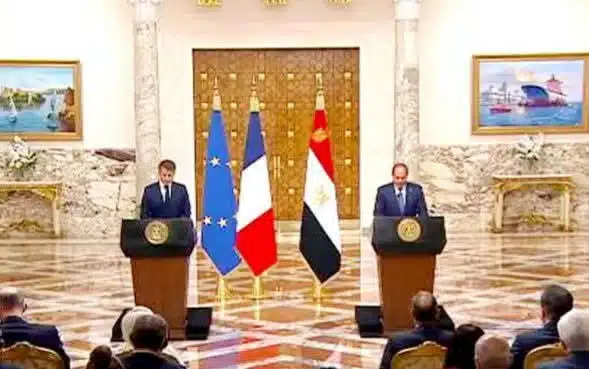 ١٨ ١١ ٤٣ السيسي وماركون .jpg