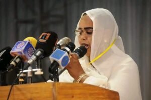 ماذا قالت نوارة عضو المجلس في أول حديث لها 