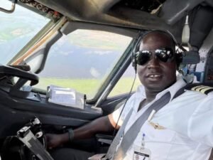 الكشف عن هوية الطيار الذي كان في قيادة الطائرة التي تم قصفها بنيالا