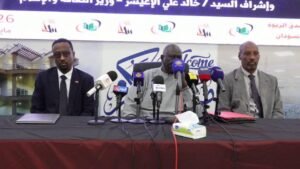 عقار يشدد على حماية الصحفيين واستقلالية مجلس الصحافة