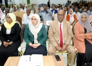 عقار يشدد على حماية الصحفيين واستقلالية مجلس الصحافة