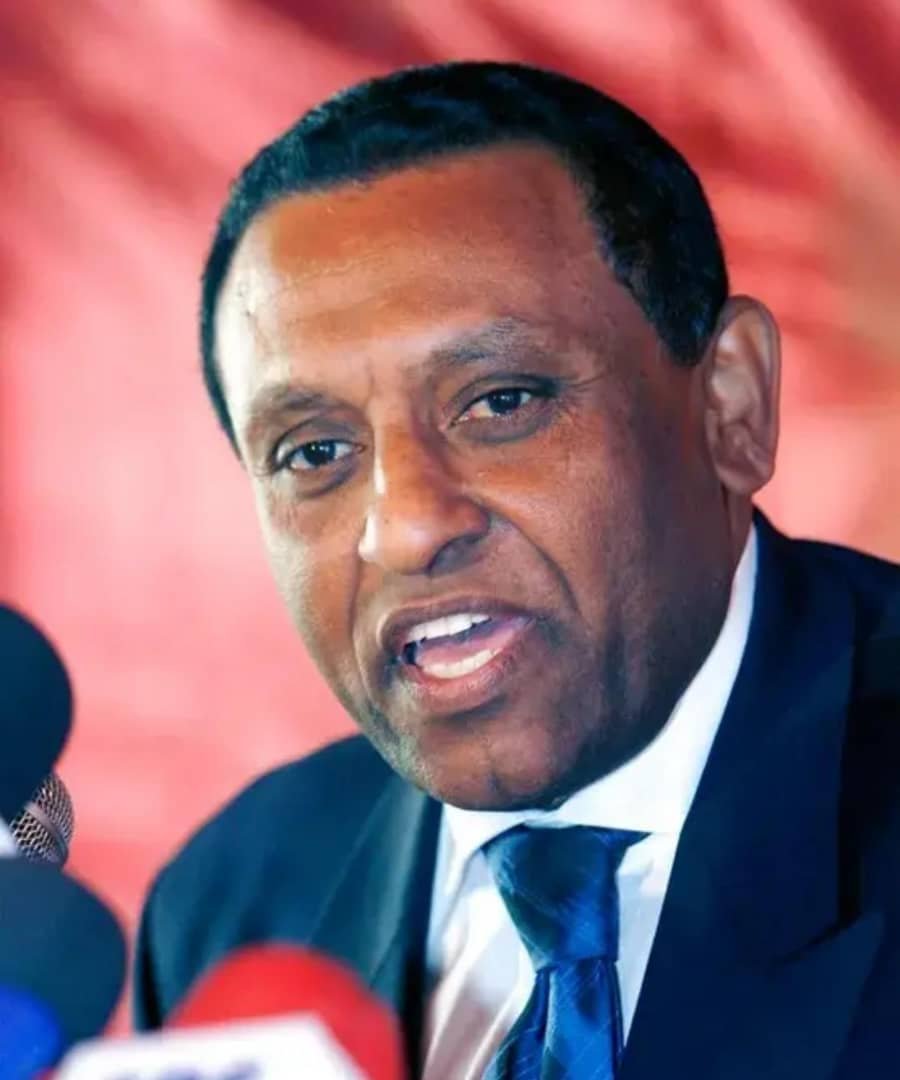 رئيس الوزراء يحرض المواطنين بعدم دفع أي رسوم بالمعابر !! 11 رئيس الوزراء يعلن الاستنفار