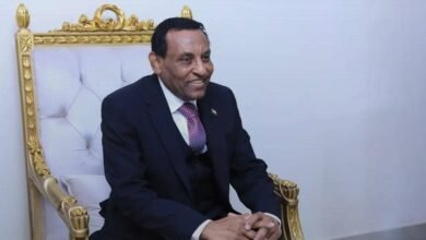 في أول تغريدة له.. كامل إدريس: أدعو لطي الخلافات 15 أول اجتماع بين مجلس السيادة ورئيس الوزراء.. ماذا قال