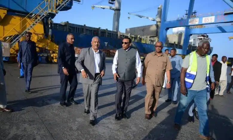 كامل إدريس يشدد بشأن ميناء بورتسودان! 11 IMG 20250609 WA0049