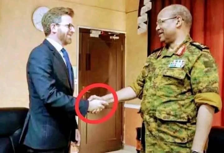 قائد الأسطول البحري الأمريكي في السودان.. ماذا هناك 11 IMG 20250611 WA0054