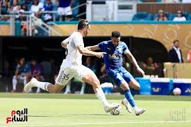 الهلال السعودي يلفت أنظار العالم أمام الريال 12 الهلال السعودي يلفت أنظار العالم أمام الريال