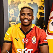 لاعب شهير يرفض انتقال اوسيمين للهلال