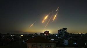 ردة فعل طهران.. إيران تمطر إسرائيل بعشرات الصواريخ الباليستية 12 ردة فعل طهران.. إيران تمطر إسرائيل بعشرات الصواريخ الباليستية