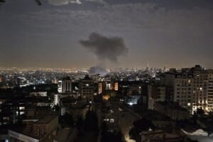 إسرائيل تشن غارات على إيران ومقتل قائد الحرس الثوري 12 إسرائيل تشن غارات على إيران ومقتل قائد الحرس الثوري