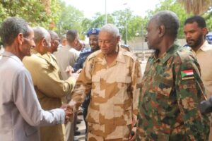 انتقال وزير الداخلية للعمل بالخرطوم.. دلالات ومآلات الخطوة